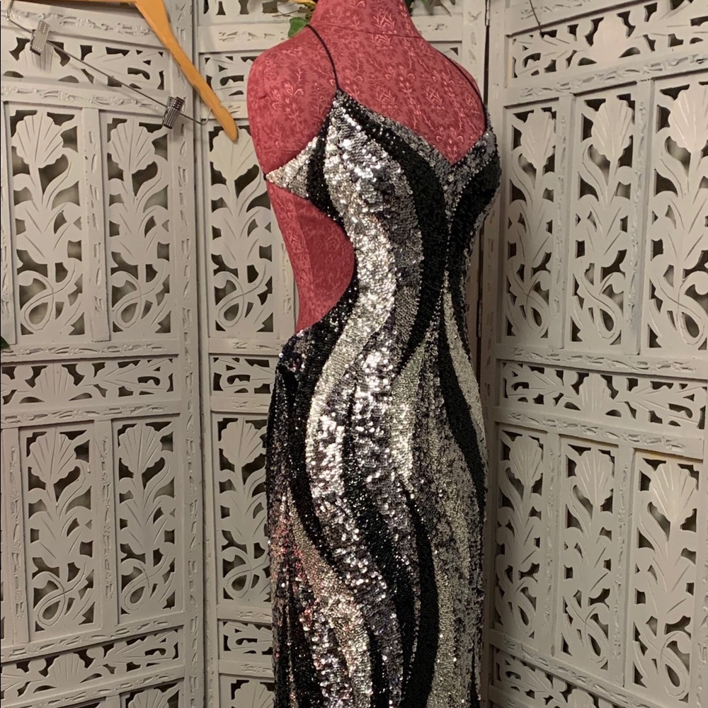 TIFFANY’S BLACK & SILVER SEQUINED LONG FORMAL - Picture 2 of 9